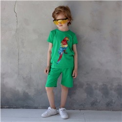 Зеленая футболка для мальчика с попугаем